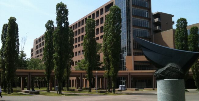 東京外国語大学